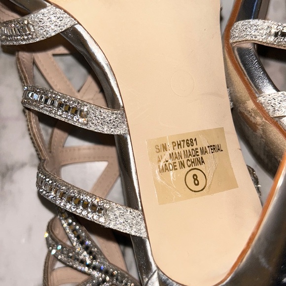 Size 8 Italina formal 3" heels Silver with rhinestones - Picture 6 of 6